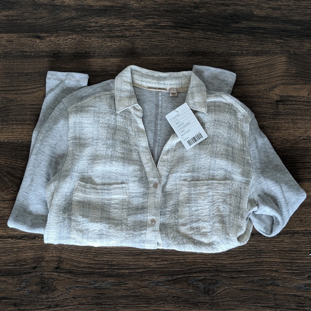 *NWT* Plaid Button-Up